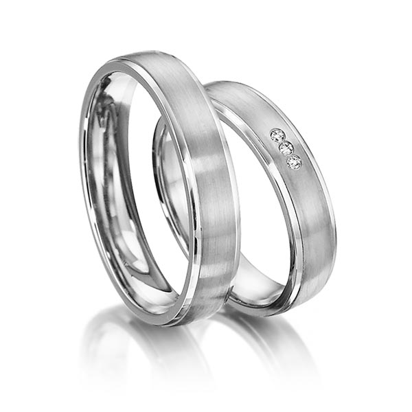 Set Klassieke trouwringen in witgoud 14 kt. met in totaal 0,024 ct. Briljant tw/si van acredo