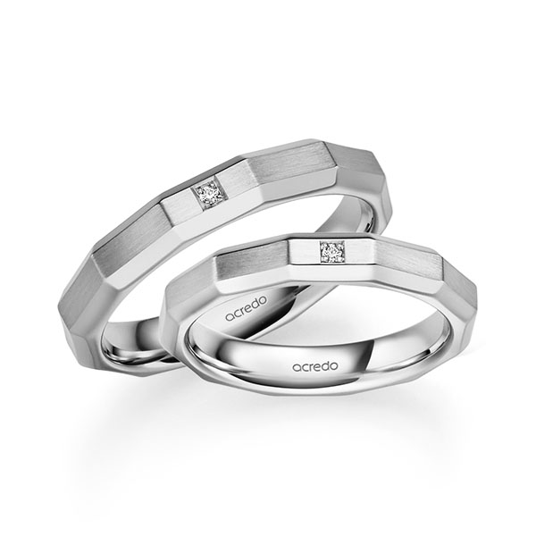 Set Klassieke trouwringen in witgoud 14 kt. met in totaal 0,02 ct. Briljant tw/si van acredo