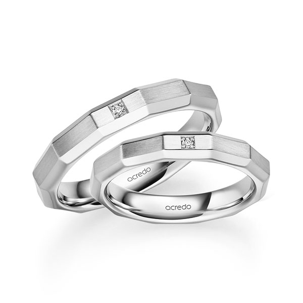 Set Klassieke trouwringen in witgoud 14 kt. met in totaal 0,02 ct. Briljant tw/si van acredo