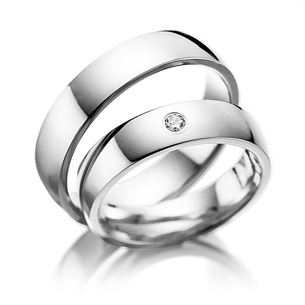 Set klassieke trouwringen in witgoud 14 kt. met in totaal 0,02 ct. Briljant tw/si van Merii