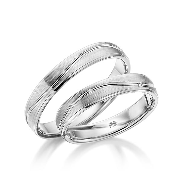 Set Klassieke trouwringen in witgoud 14 kt. met in totaal 0,03 ct. Briljant tw/si van acredo