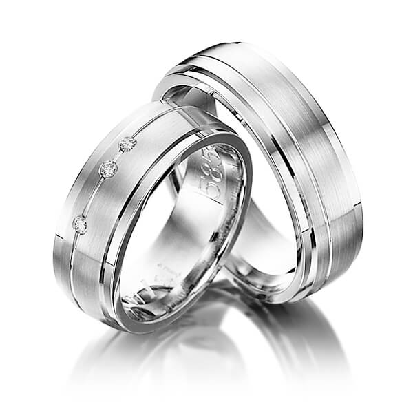 Set Klassieke trouwringen in witgoud 14 kt. met in totaal 0,045 ct. Briljant tw/si van Eternal Touch - Y-1081-5 Set Klassieke trouwringen in witgoud 14 kt. met in totaal 0,045 ct. Briljant tw/si van Eternal Touch - Y-1081-5