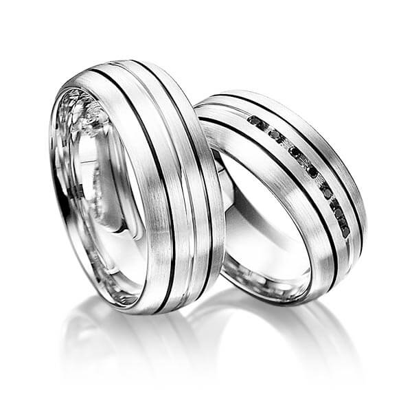 Set Klassieke trouwringen in witgoud 14 kt. met in totaal 0,056 ct. Briljant Zwart van Merii