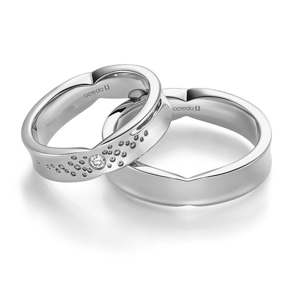 Set Klassieke trouwringen in witgoud 14 kt. met in totaal 0,05 ct. Briljant tw/si van acredo