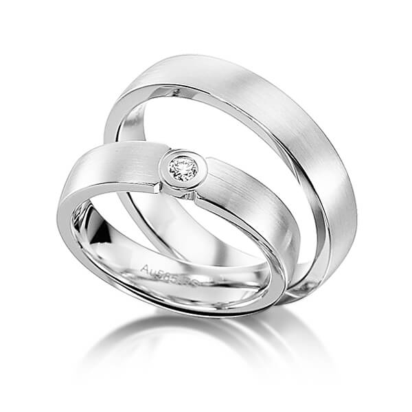 Set klassieke trouwringen in witgoud 14 kt. met in totaal 0,05 ct. Briljant tw/si van acredo - S-1132-1