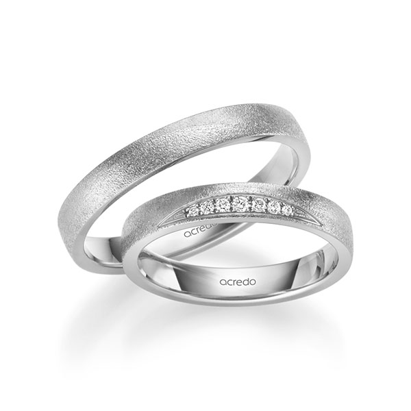 Set Klassieke trouwringen in witgoud 14 kt. met in totaal 0,061 ct. Briljant tw/si van acredo