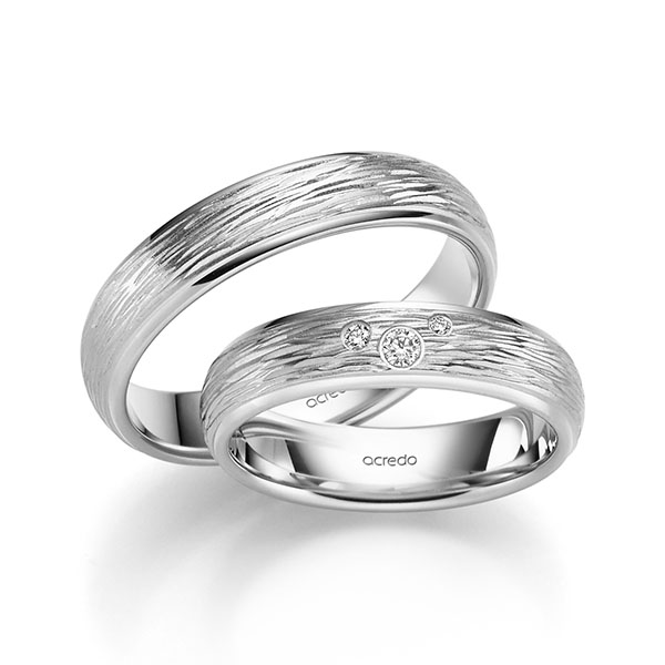Set Klassieke trouwringen in witgoud 14 kt. met in totaal 0,063 ct. Briljant tw/si van acredo
