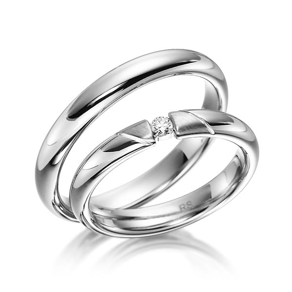 Set klassieke trouwringen in witgoud 14 kt. met in totaal 0,06 ct. Briljant tw/si van acredo - S-1134-1
