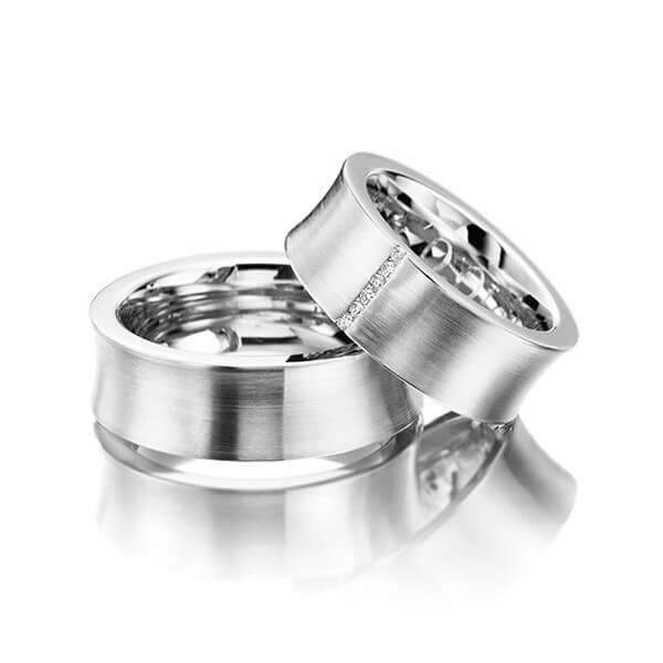 Set klassieke trouwringen in witgoud 14 kt. met in totaal 0,06 ct. Briljant tw/si van Eternal Touch - Y-1120-2 Set klassieke trouwringen in witgoud 14 kt. met in totaal 0,06 ct. Briljant tw/si van Eternal Touch - Y-1120-2