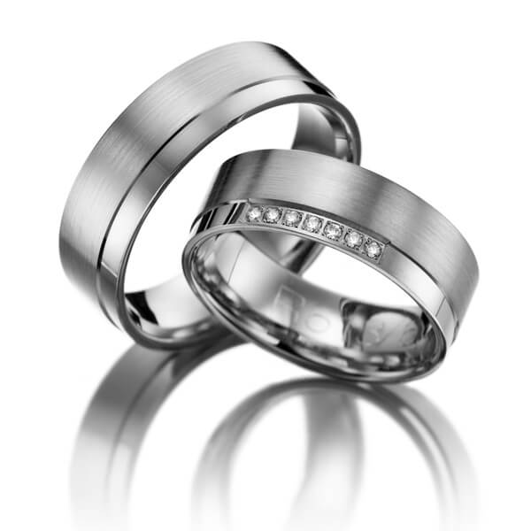 Set Klassieke trouwringen in witgoud 14 kt. met in totaal 0,07 ct. Briljant tw/si 