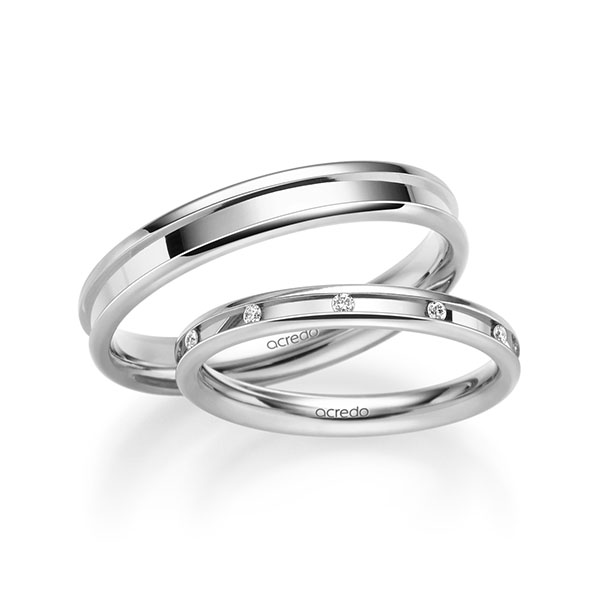 Set Klassieke trouwringen in witgoud 14 kt. met in totaal 0,11 ct. Briljant tw/si van acredo