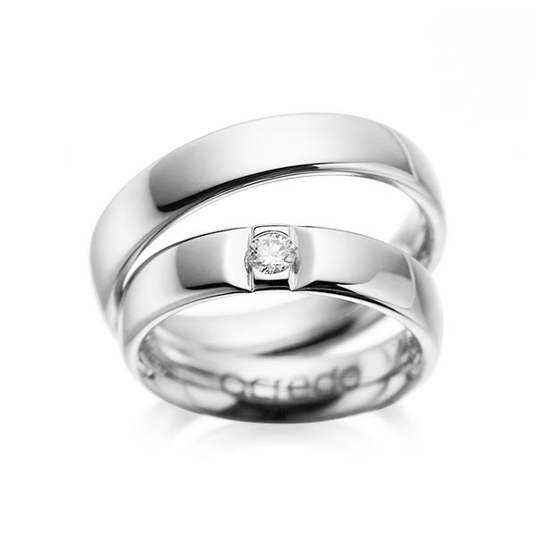 Set klassieke trouwringen in witgoud 14 kt. met in totaal 0,12 ct. Briljant tw/si van acredo - A-1089-6 Set klassieke trouwringen in witgoud 14 kt. met in totaal 0,12 ct. Briljant tw/si van acredo - A-1089-6