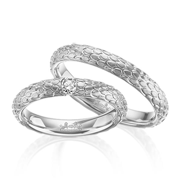 Set klassieke trouwringen in witgoud 14 kt. met in totaal 0,12 ct. Briljant tw/si van Steinberg