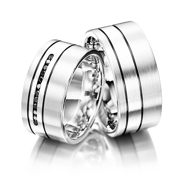 Set Klassieke trouwringen in witgoud 14 kt. met in totaal 0,12 ct. Briljant Zwart van Merii