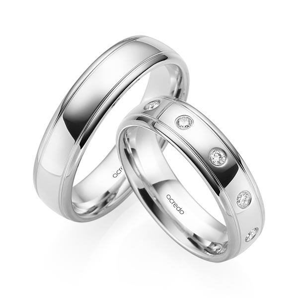 Set Klassieke trouwringen in witgoud 14 kt. met in totaal 0,15 ct. Briljant tw/si van acredo