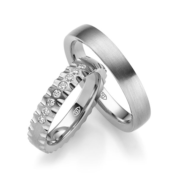Set Klassieke trouwringen in witgoud 14 kt. met in totaal 0,16 ct. Briljant tw/si van Merii