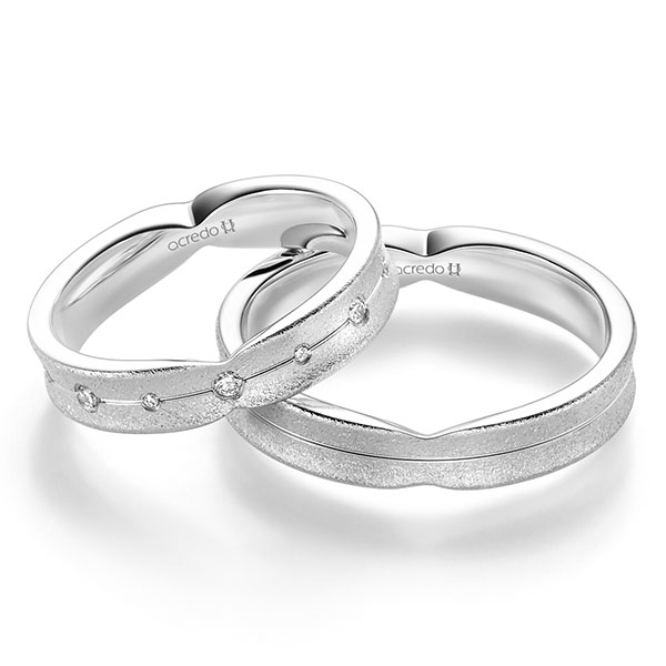 Set Klassieke trouwringen in witgoud 14 kt. met in totaal 0,175 ct. Briljant tw/si van acredo