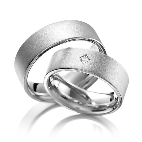 Set klassieke trouwringen in witgoud 14 kt. met in totaal 0,1 ct. Princess-Diamant tw,vs van acredo - A-1093-7