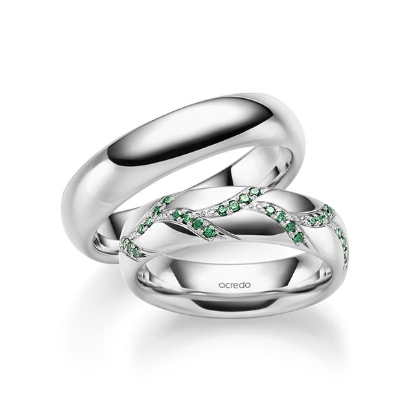 Set klassieke trouwringen in witgoud 14 kt. met in totaal 0,208 ct. Briljant van acredo