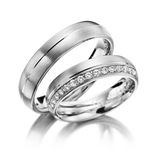 Set Klassieke trouwringen in witgoud 14 kt. met in totaal 0,225 ct. Briljant tw/si van Eternal Touch