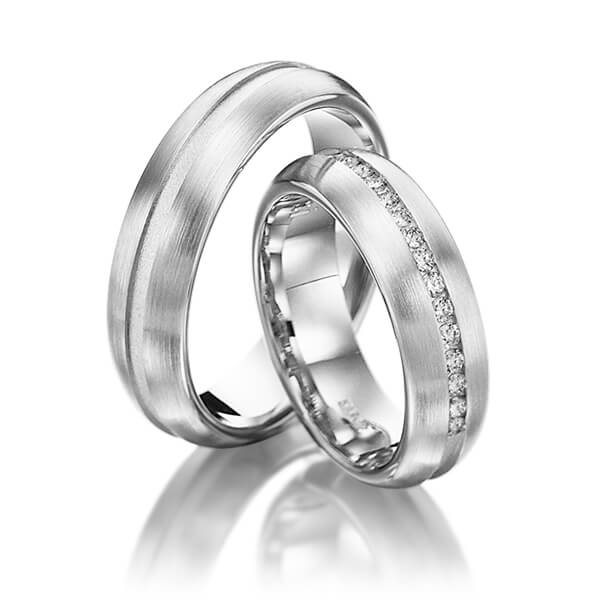 Set Klassieke trouwringen in witgoud 14 kt. met in totaal 0,225 ct. Briljant tw/si van Eternal Touch - Y-1144-4 Set Klassieke trouwringen in witgoud 14 kt. met in totaal 0,225 ct. Briljant tw/si van Eternal Touch - Y-1144-4