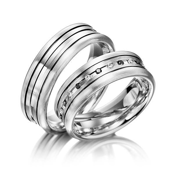 Set Klassieke trouwringen in witgoud 14 kt. met in totaal 0,24 ct. Briljant tw/si Zwart van Merii
