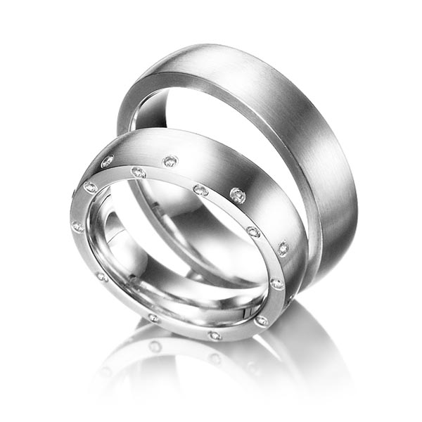 Set klassieke trouwringen in witgoud 14 kt. met in totaal 0,25 ct. Briljant tw/si van Eternal Touch - Y-1127-1 Set klassieke trouwringen in witgoud 14 kt. met in totaal 0,25 ct. Briljant tw/si van Eternal Touch - Y-1127-1