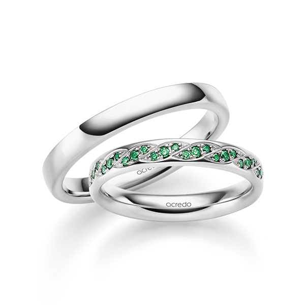 Set klassieke trouwringen in witgoud 14 kt. met in totaal 0,34 ct. Briljant van acredo