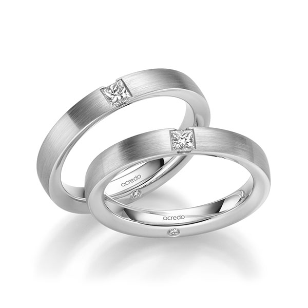 Set klassieke trouwringen in witgoud 14 kt. met in totaal 0,44 ct. Princess-Diamant & Briljant tw/si van acredo - A-2213-1 Set klassieke trouwringen in witgoud 14 kt. met in totaal 0,44 ct. Princess-Diamant & Briljant tw/si van acredo - A-2213-1