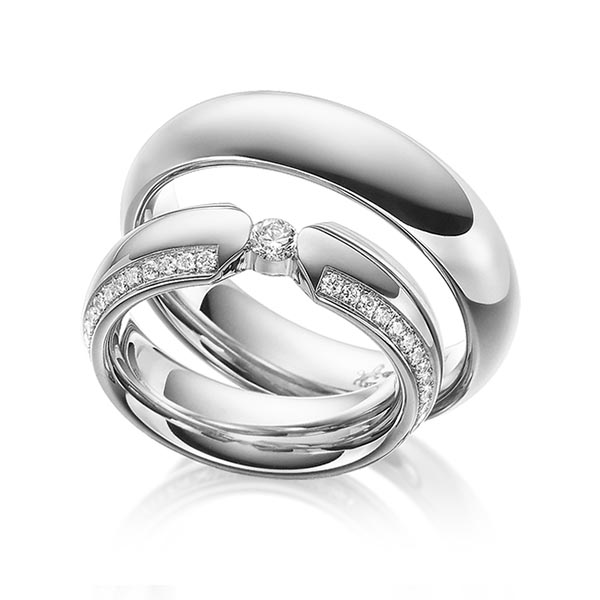 Set klassieke trouwringen in witgoud 14 kt. met in totaal 0,56 ct. Briljant tw/si van Steinberg