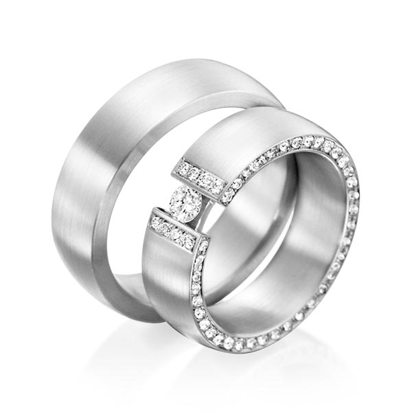 Set klassieke trouwringen in witgoud 14 kt. met in totaal 0,63 ct. Briljant tw/si tw,vs van Eternal Touch