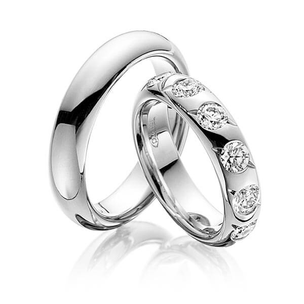 Set klassieke trouwringen in witgoud 14 kt. met in totaal 1,32 ct. Briljant tw/si van Eternal Touch