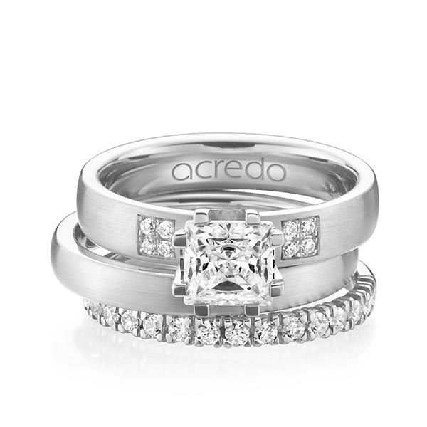Triset in witgoud 14 kt. met 1 ct. + in totaal 0,684 ct. Princess-Diamant & Briljant tw,vs tw/si van acredo - A-1234-1 Triset in witgoud 14 kt. met 1 ct. + in totaal 0,684 ct. Princess-Diamant & Briljant tw,vs tw/si van acredo - A-1234-1