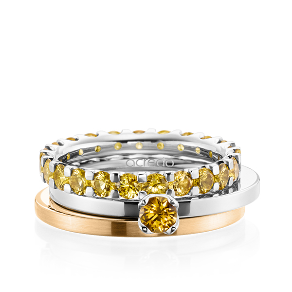 Triset in witgoud 14 kt. volledig gezet met in totaal 2,32 ct. Briljant Saffier Geel van acredo - A-1988-3 Triset in witgoud 14 kt. volledig gezet met in totaal 2,32 ct. Briljant Saffier Geel van acredo - A-1988-3